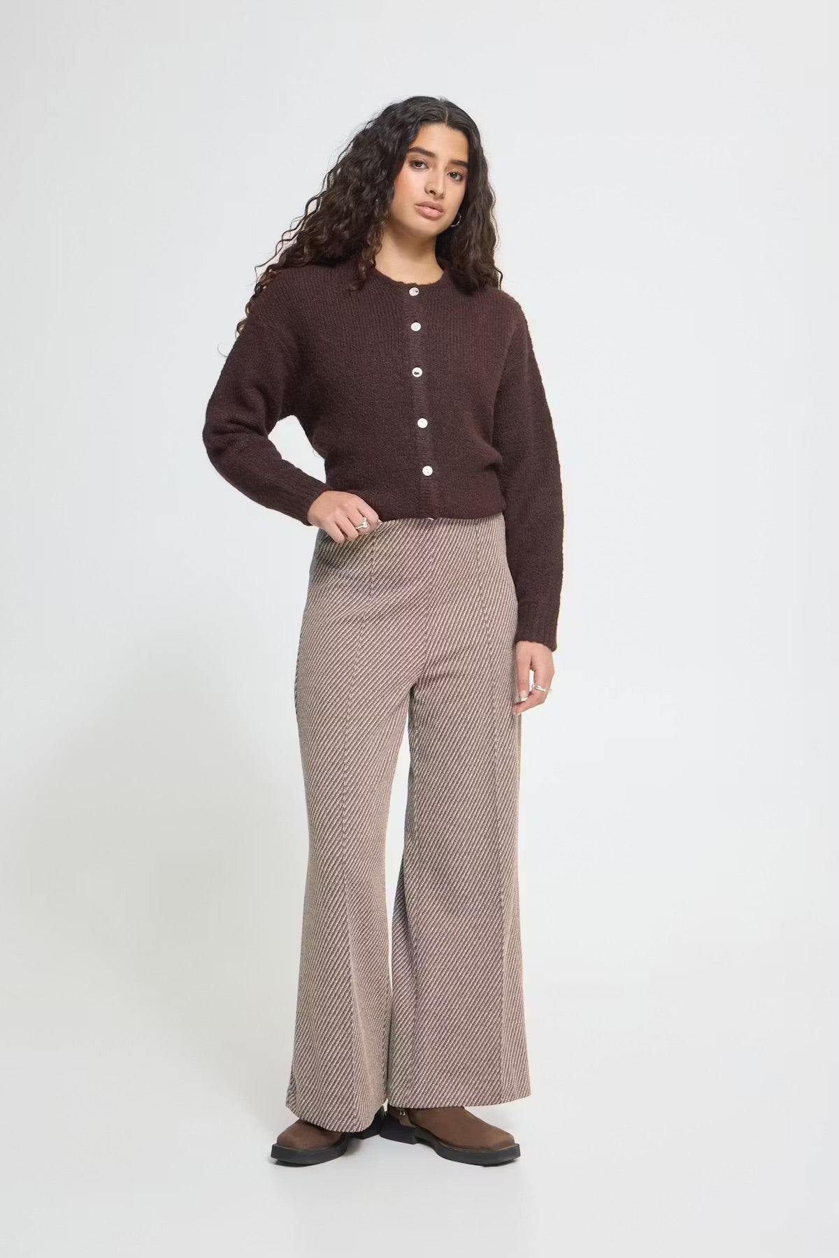 Wideleg Hose Lou brown