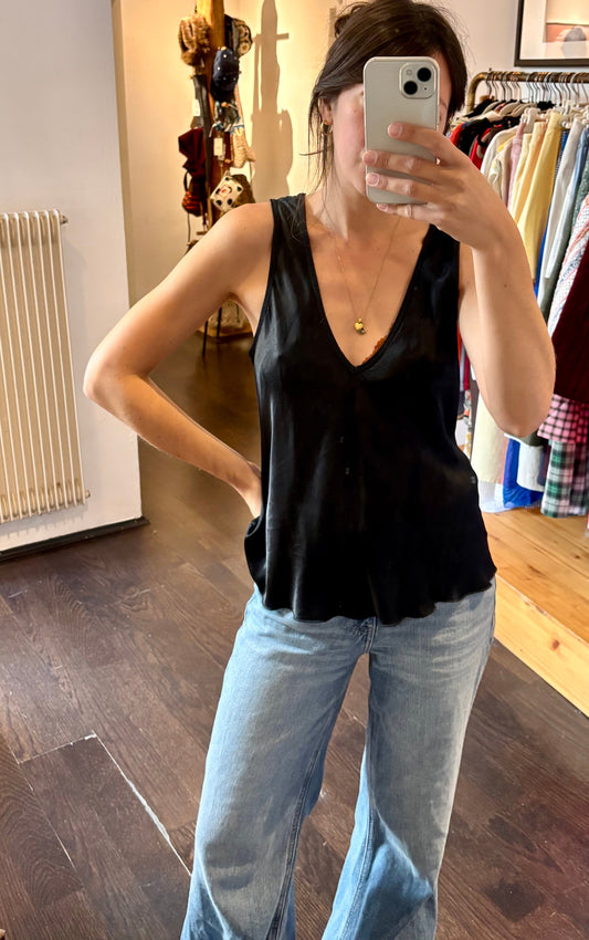 Satintop Ruby in schwarz