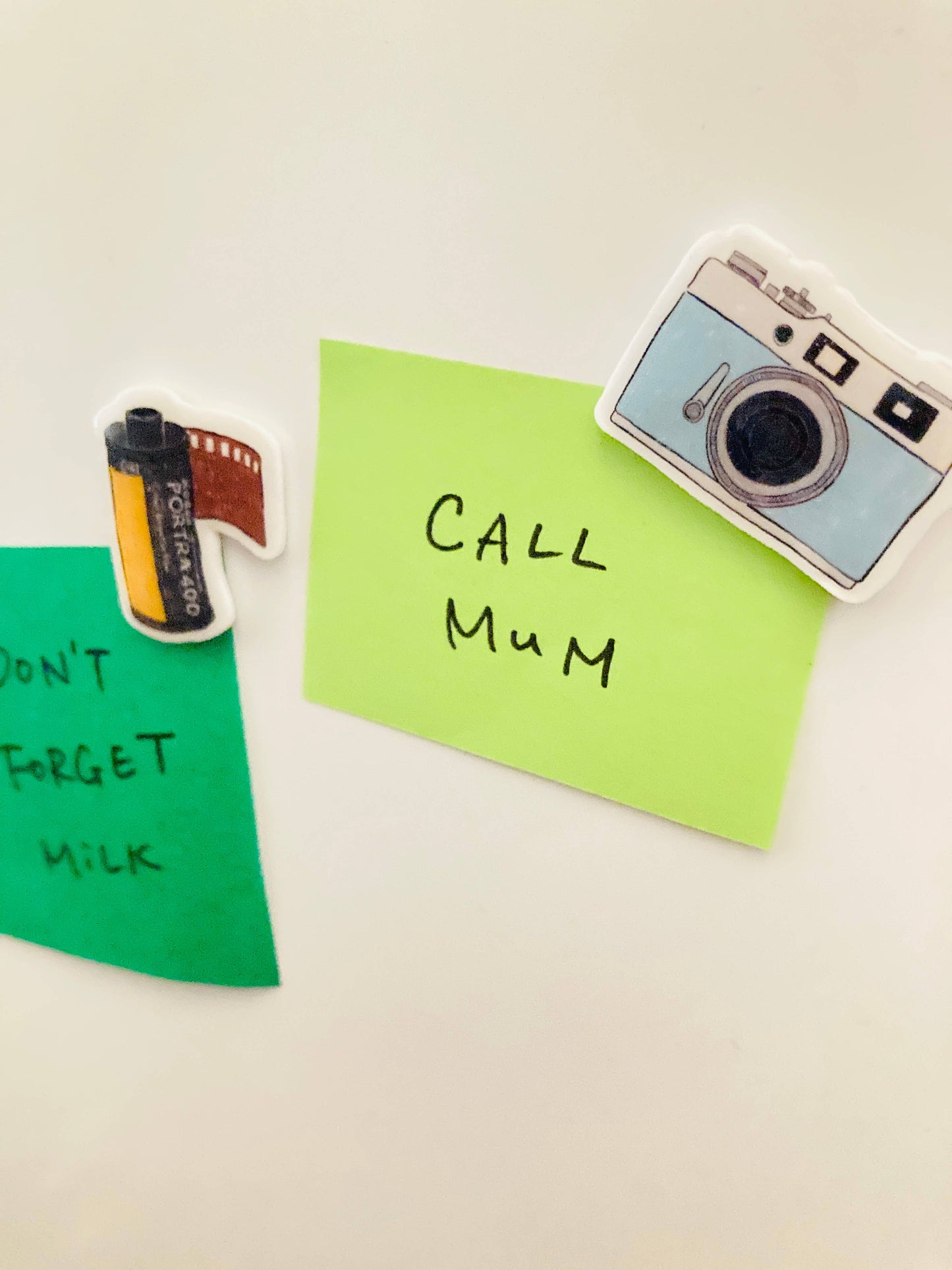 Handgefertigtes Mini-Magnet-Duo – Souvenirfotos
