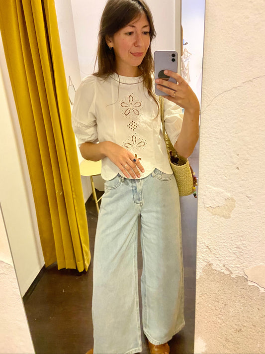 Bluse mit Lochstickerei