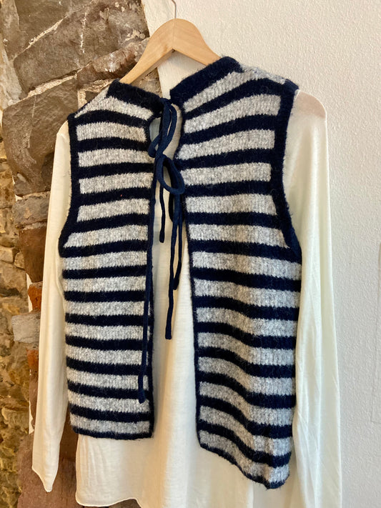 Pullunder mit offenem Rücken