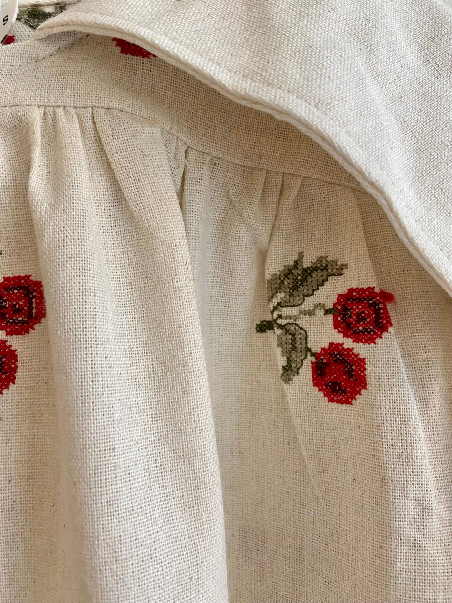 Bluse Cherry mit großem Kragen