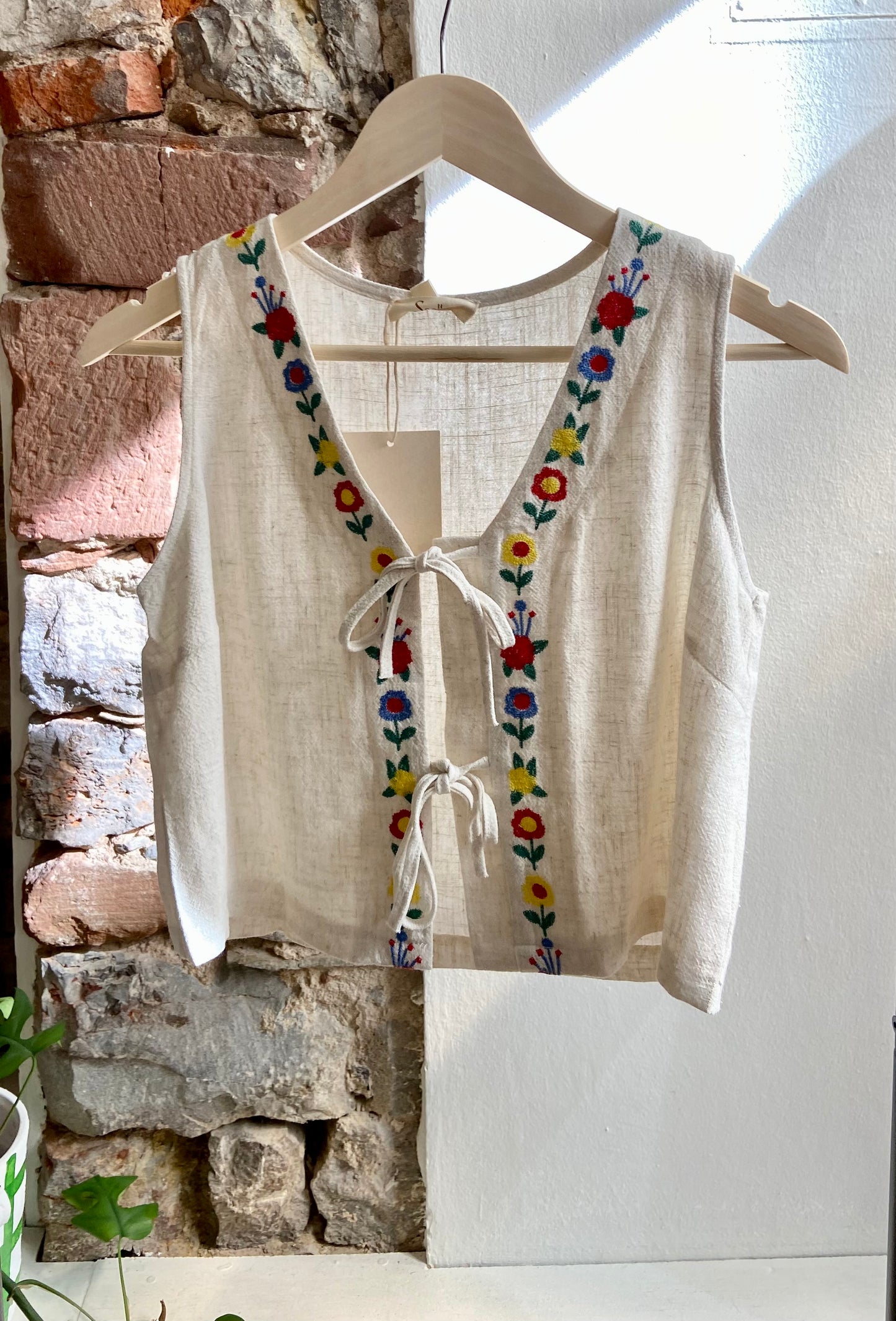 Besticktes Top zum Binden