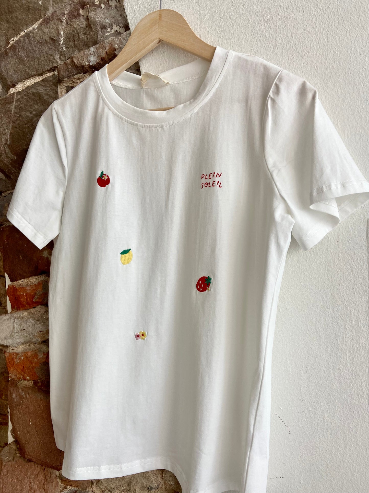Shirt mit Stickerei