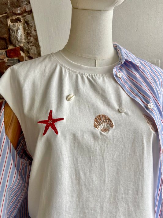 Muschel Shirt mit Stickerei